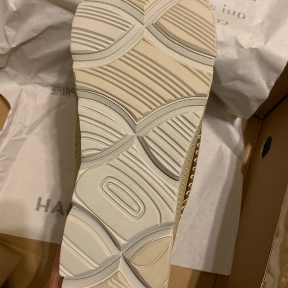 Brand new manitoba, size 7, waterproof, insulated boots. Perfect slip on boots. - Picture 5 of 8